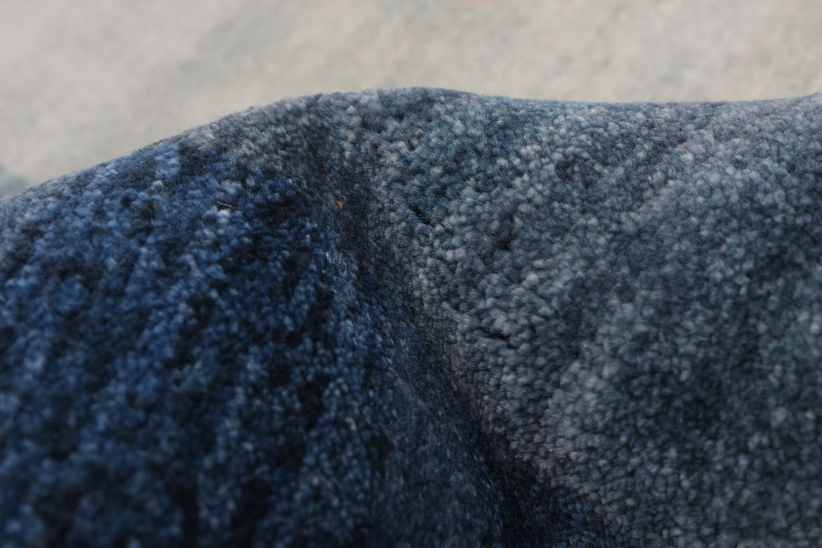 ziegler rug in cerulean || 7'10" x 7'9"