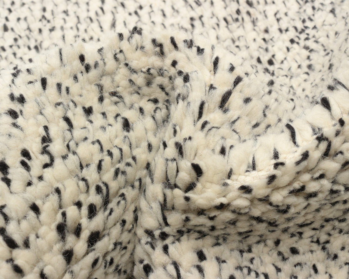 woven mat in magpie | #93 | 2'0" x 3'5"