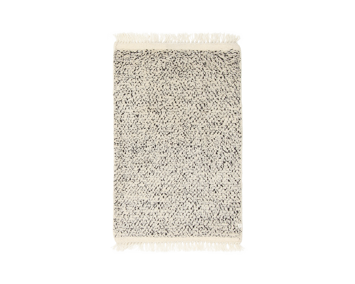 woven mat in magpie | #93 | 2'0" x 3'5"