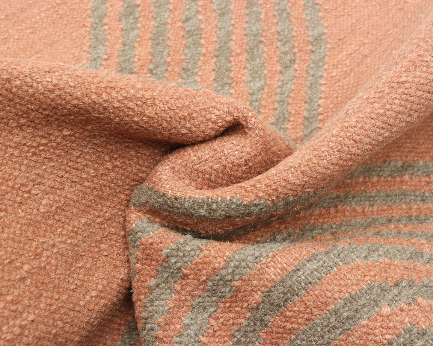 woven mat in mesa | #102 | 2'1" x 3'2"