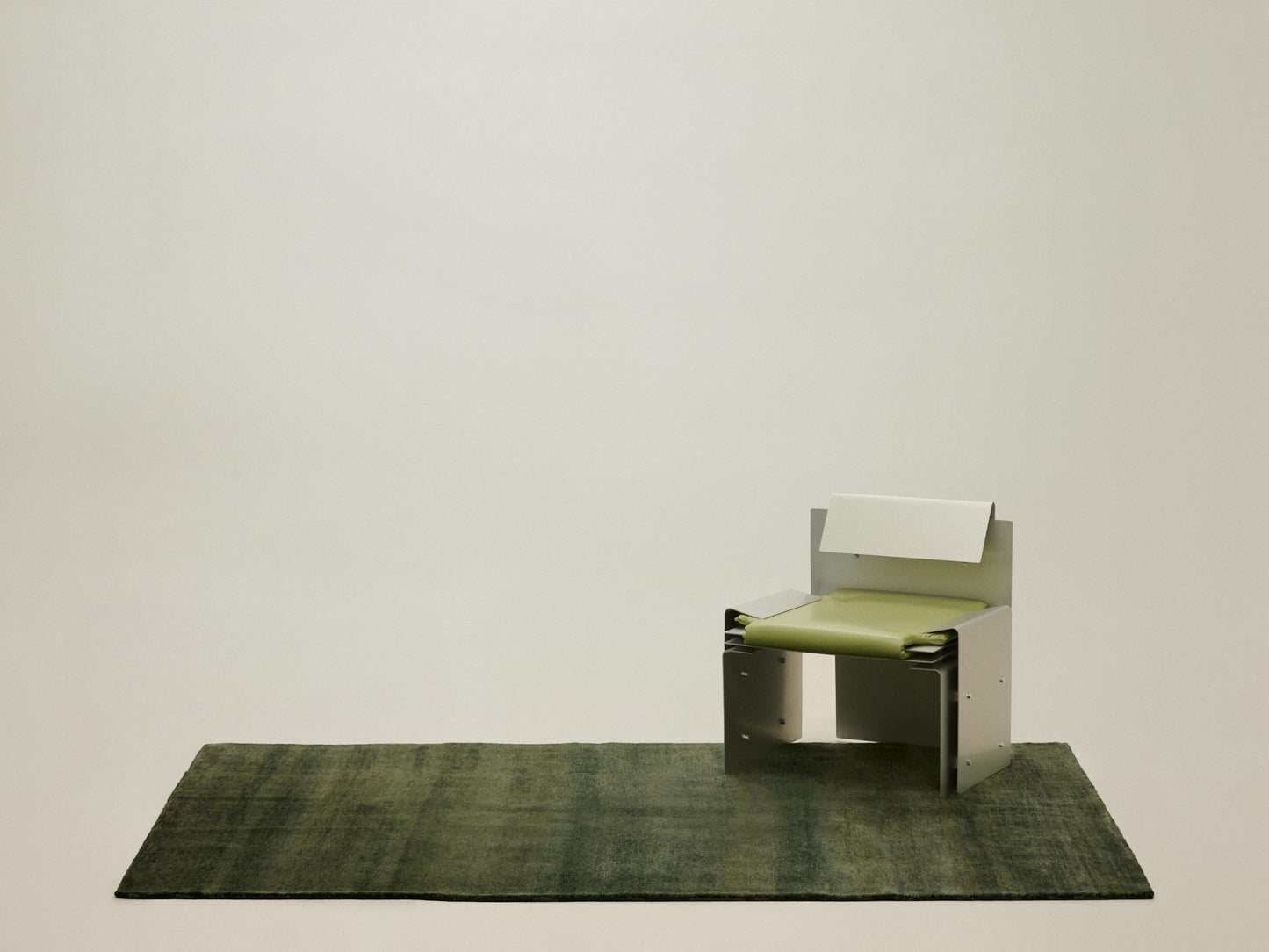 gabbeh rug in moss || 5'3" x 7'10"
