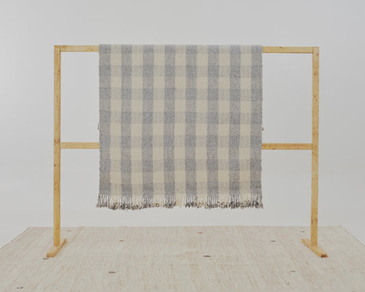 tufted rug in cinder | #231 | 5'2" x 7'5"