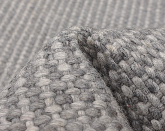 braided rug in silver | #075 | 5'3" x 8'0"