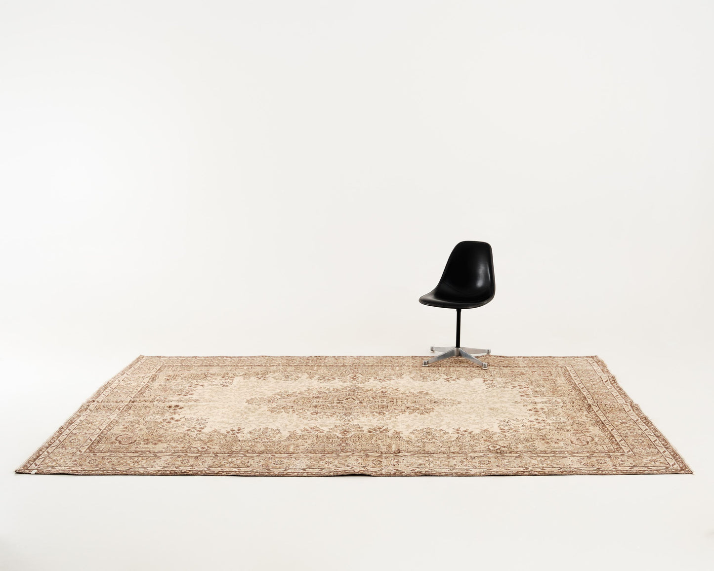 vintage turkish rug in french gray | #175 | 7'1" x 10'7"