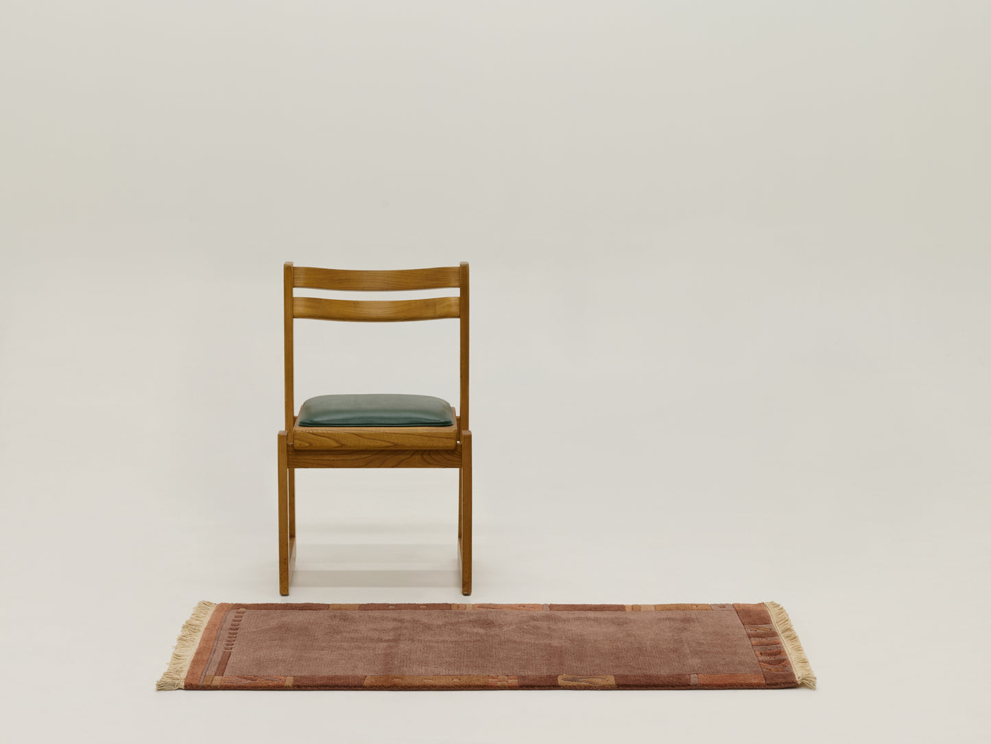 tibetan rug in gilded | 318 | 2'6" x 4'6"