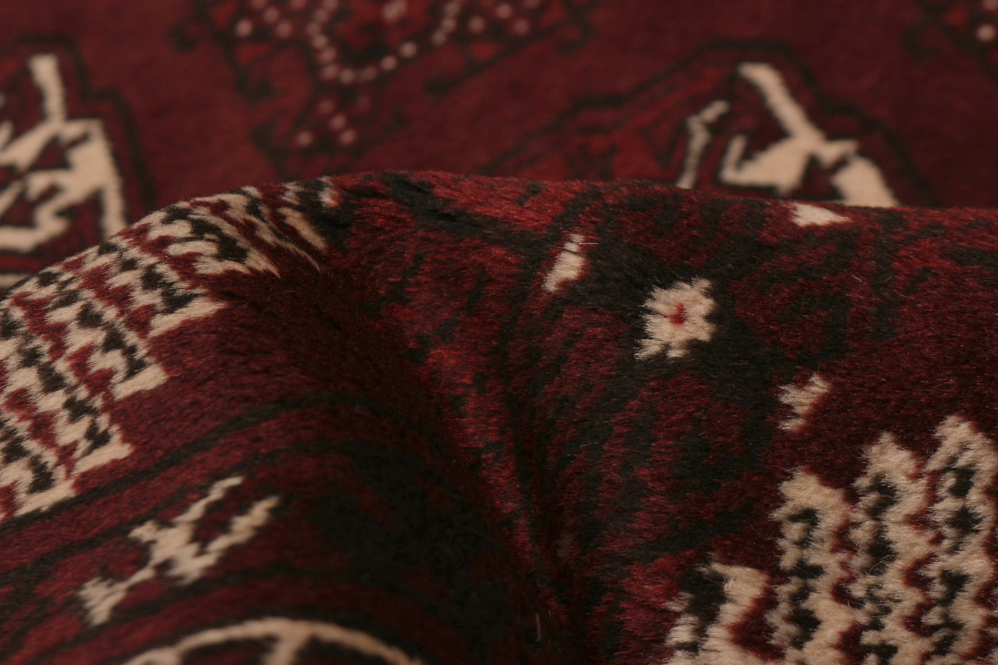 turkoman rug in array | 324 | 7'6" x 11'3"
