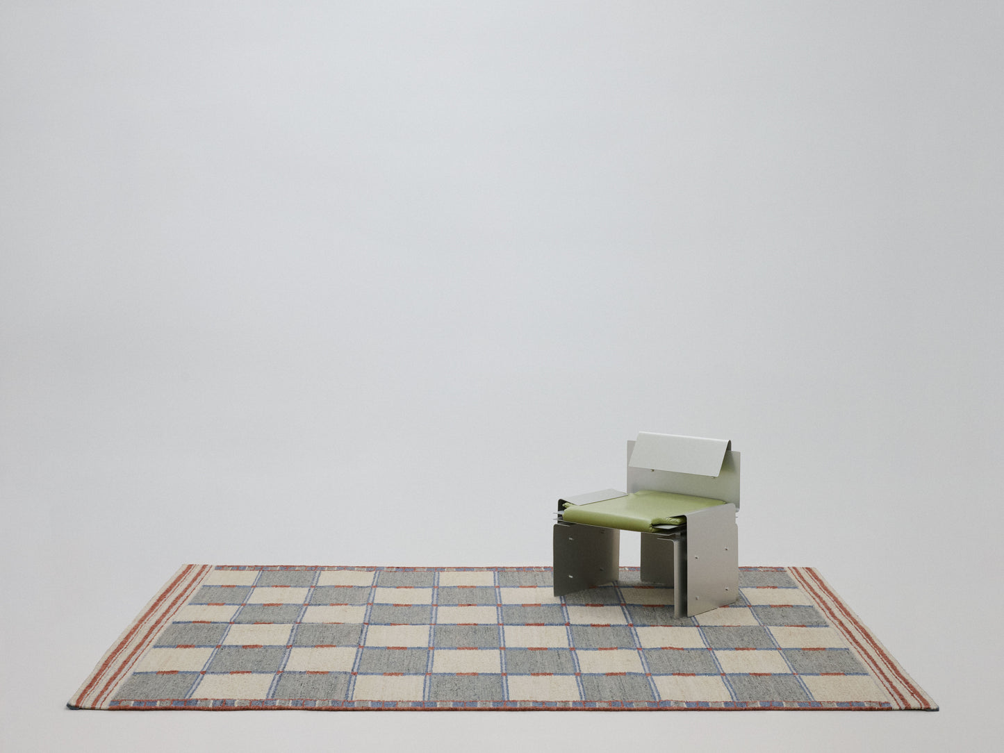 flatweave rug in windowpane || 8'5" x 10'2"