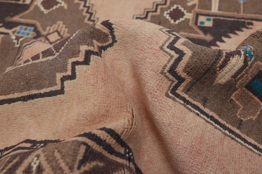 vintage rug in apricot || 7'7" x 9'4"