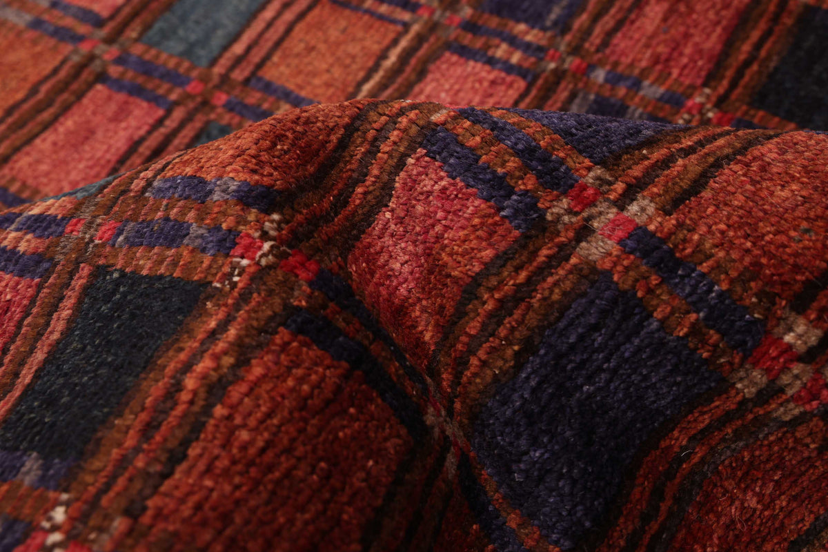 vintage rug in clay || 4'9" x 7'10"