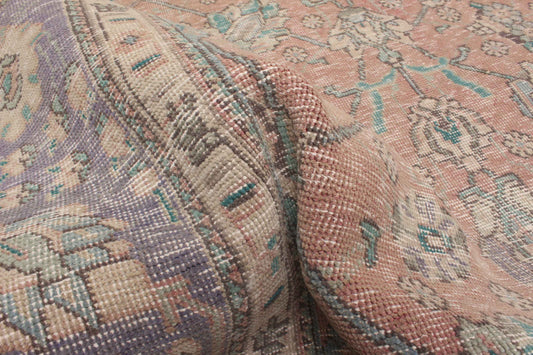 vintage rug in petal || 6'7" x 9'1"