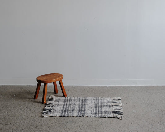 woven mat in slate | #097 | 2'1" x 3'2"