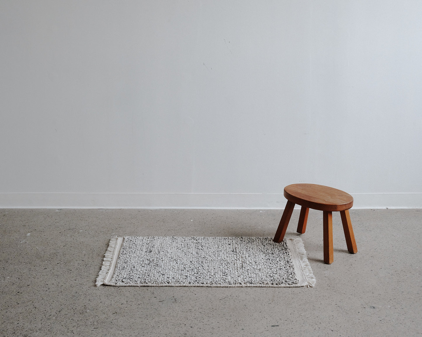 woven mat in magpie | #93 | 2'0" x 3'5"