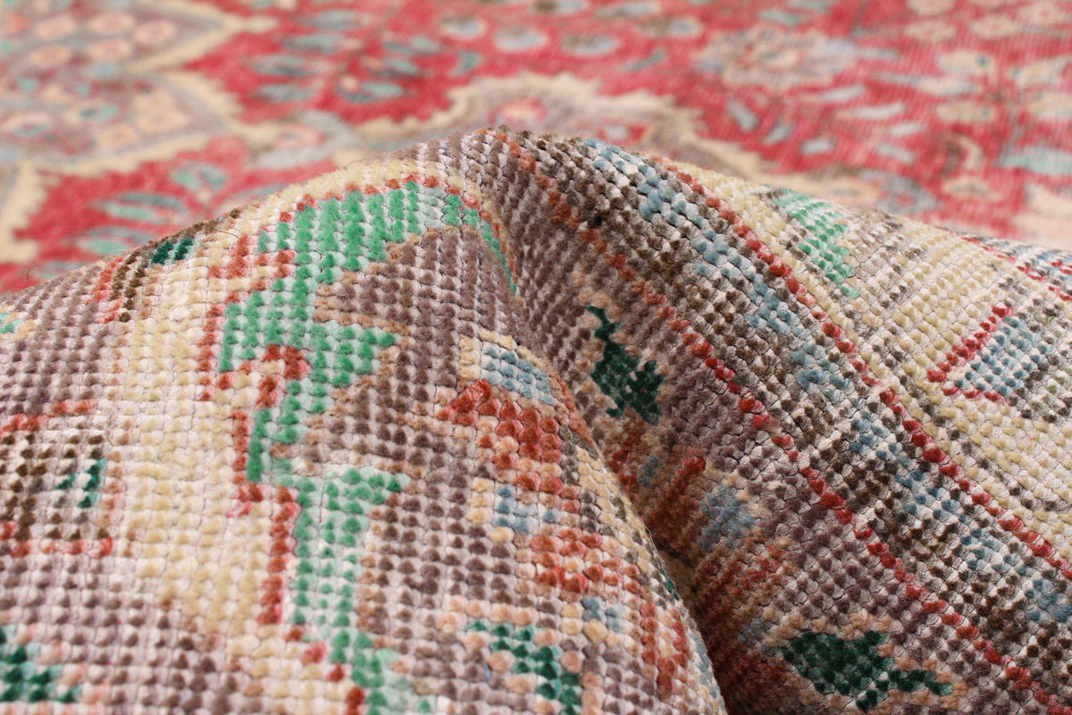 vintage turkish rug in bloom | #057 | 6'8" x 10'2"