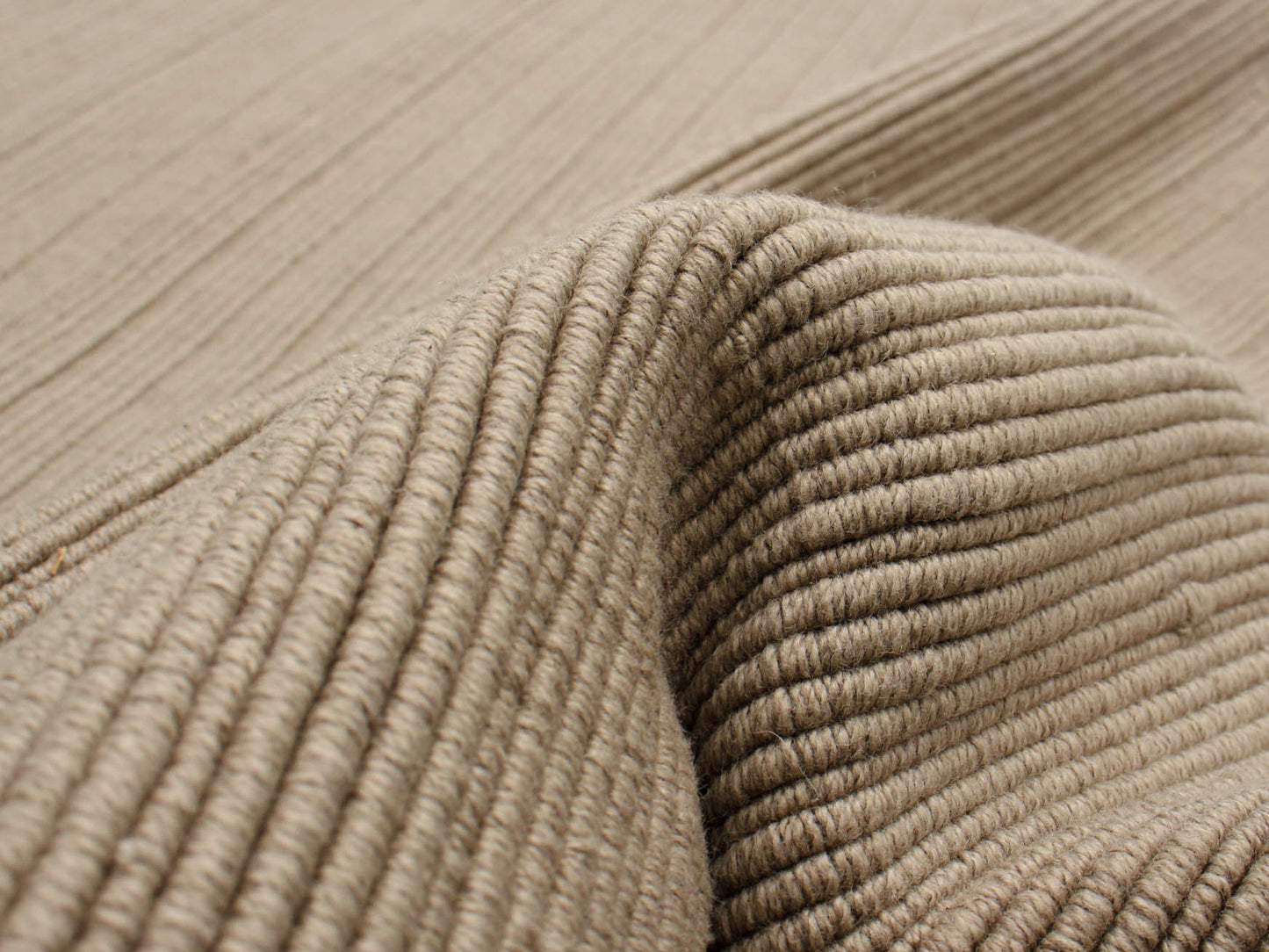 braided rug in fog  | #053 | 5'5" x 7'11"