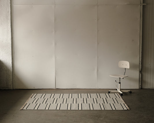 flatweave rug in steel | #044 | 5'0" x 8'0"